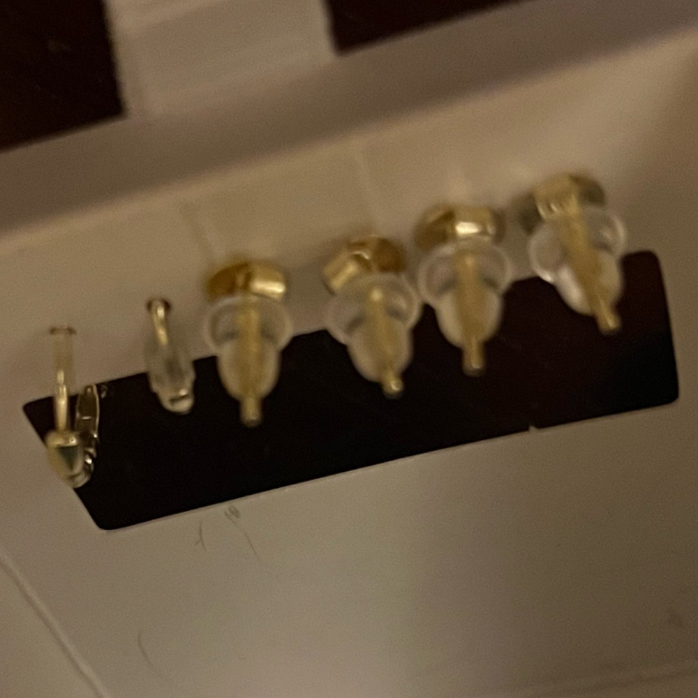 Addison Blvd earring set - Picture 6 of 6